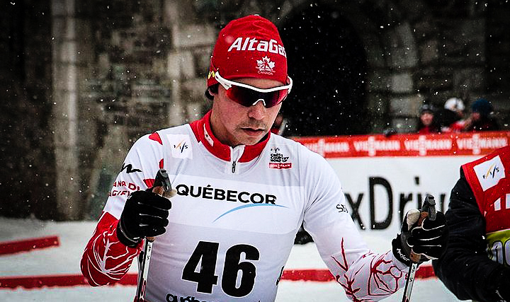 Jesse Cockney at the start of a World Cup race in Quebec in 2012 - Cephas-Wikimedia