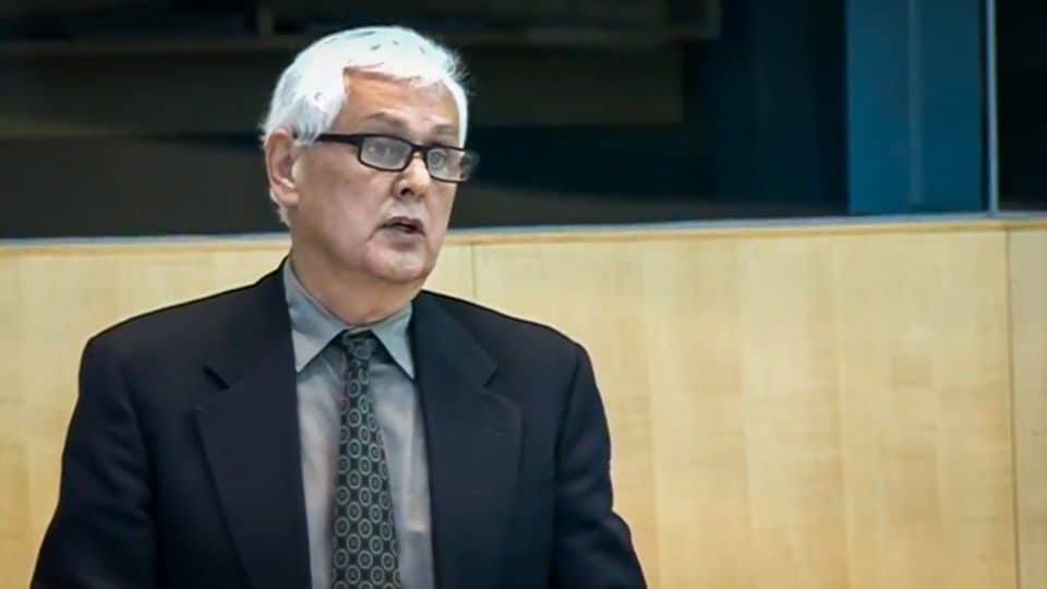 Rocky Simpson addresses the legislature in October 2019