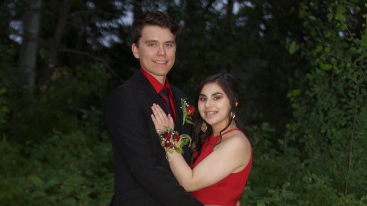 Jayden Smith and Molly Mandeville are pictured in a photo uploaded to a GoFundMe page.