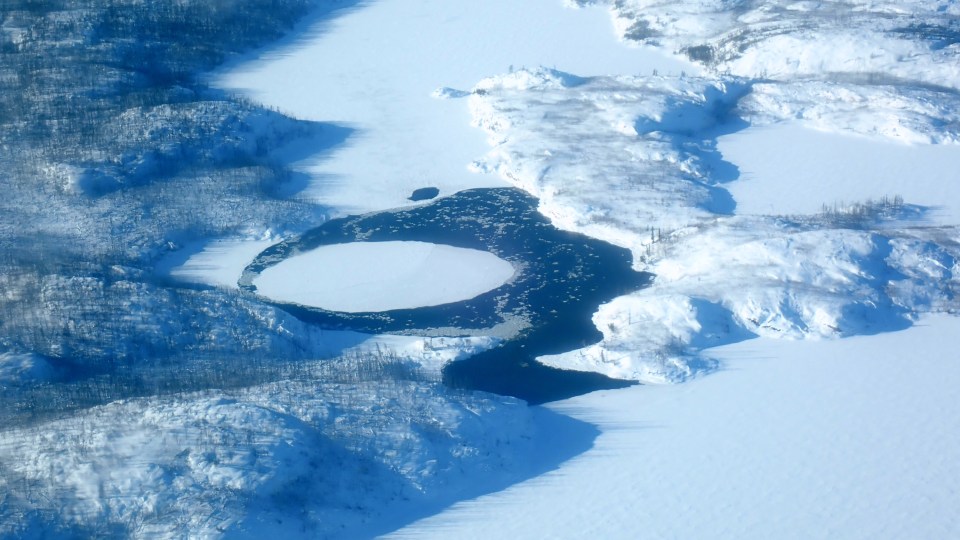 Ice circle on Tsu Lake