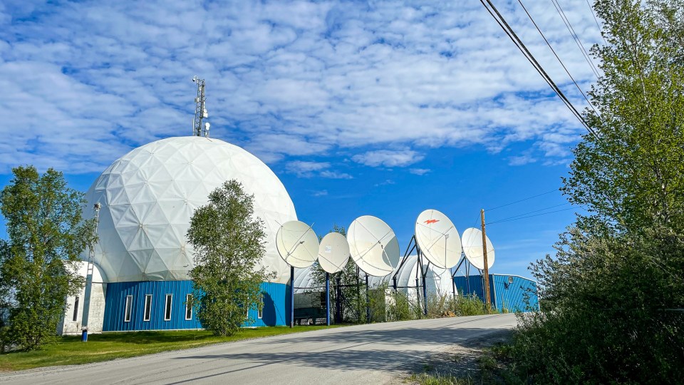 New North Networks building in Inuvik. Luisa Esteban/ Cabin Radio.