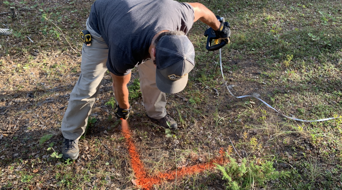 Dany Major measuring dimensions of the new pump track