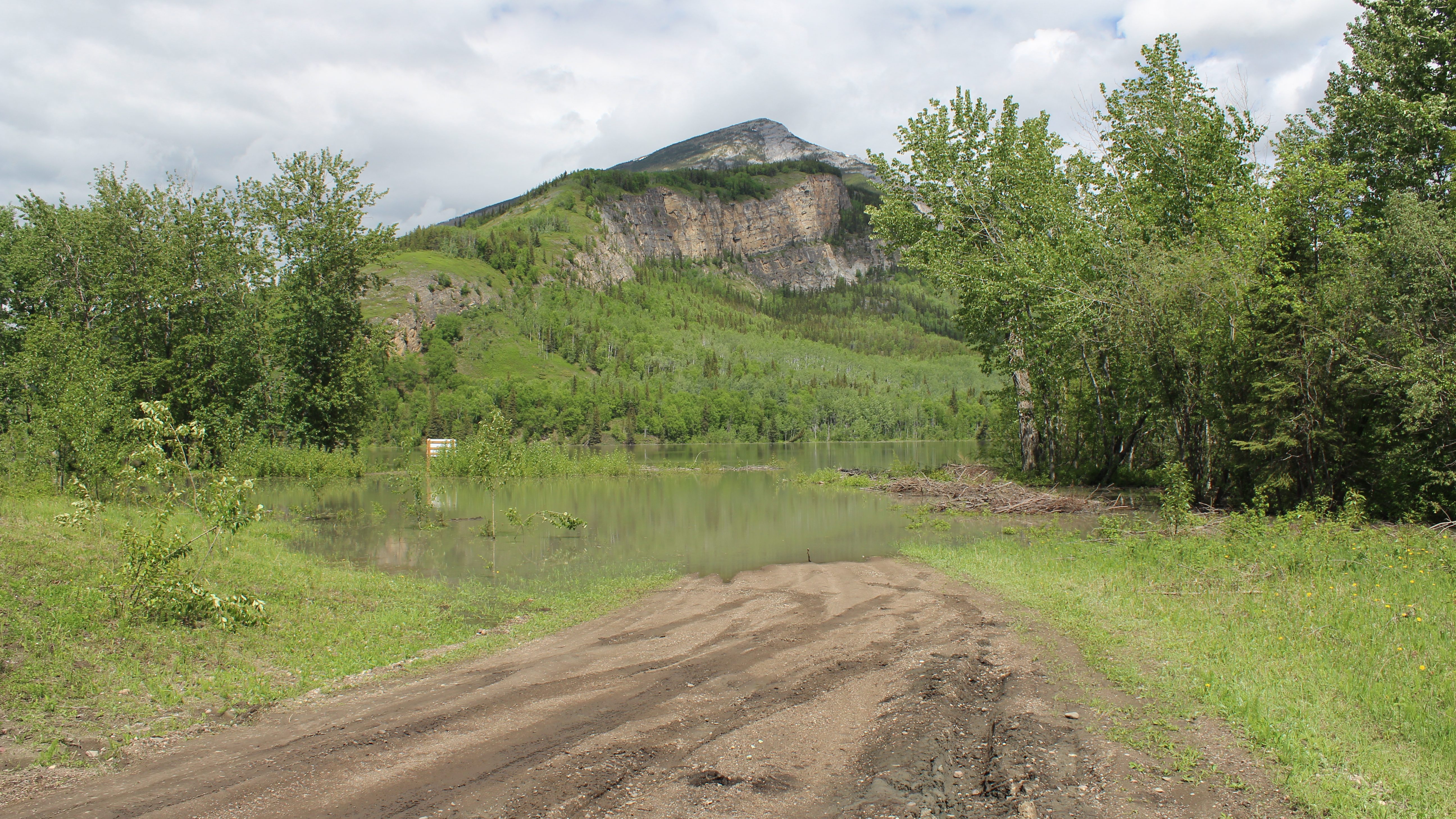 Flooding around the Nahanni Butte campground area