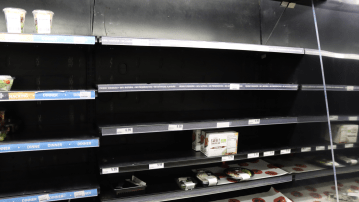Shelves at Glen's Independent Grocer in downtown Yellowknife on November 30, 2022
