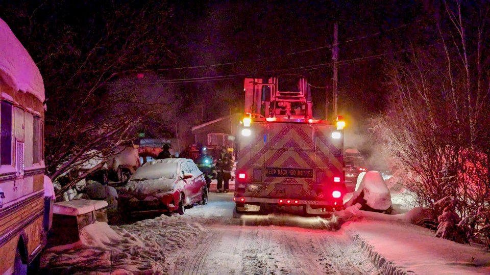 A view of emergency vehicles at the scene. Sarah Pruys/Cabin Radio