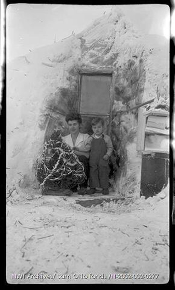 Jackie and Terry Murphy at their home in 1946