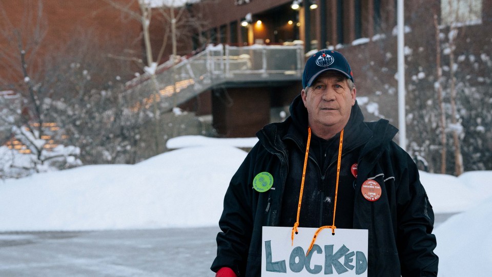 Yellowknife's municipal workers began picketing city facilities on Wednesday as a work stoppage began. Hear from some of them and a city councillor.