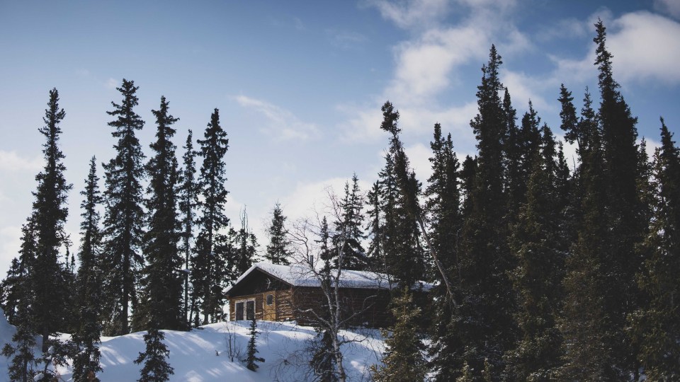 A cabin at Blachford Lake Lodge in March 2021. Sarah Pruys/Cabin Radio