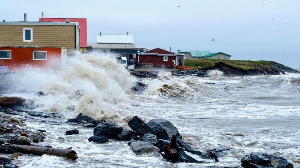 A wave storm in Tuktoyaktuk during the summer 2019