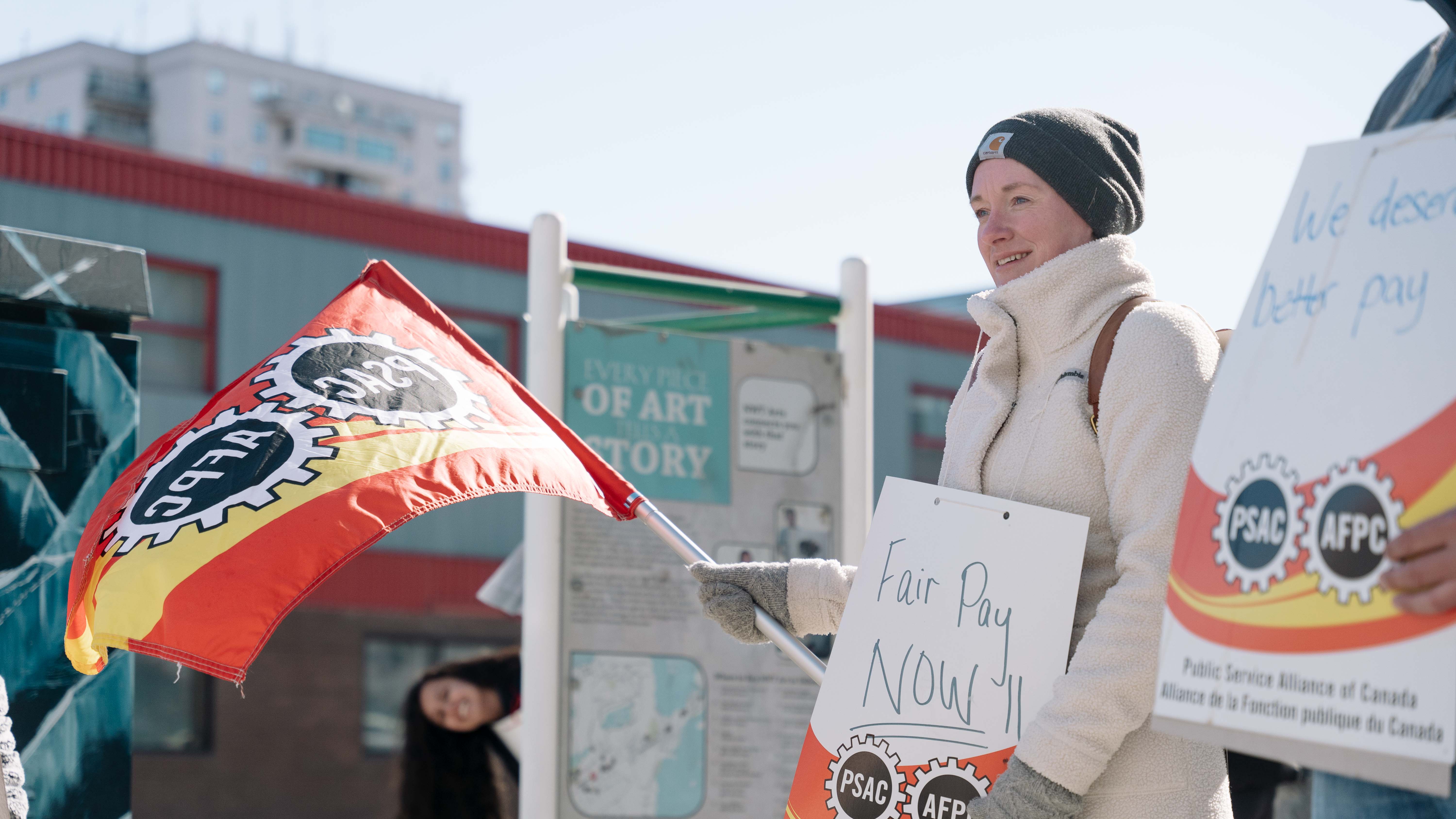 A PSAC flag on a federal picket line outside Yellowknife's Greenstone Building in April 2023