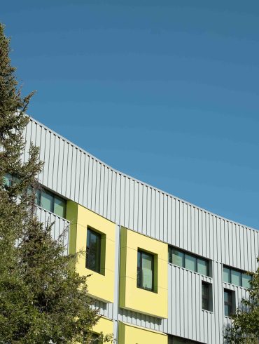 École Įtłʼo in June 2023. Sarah Pruys/Cabin Radio