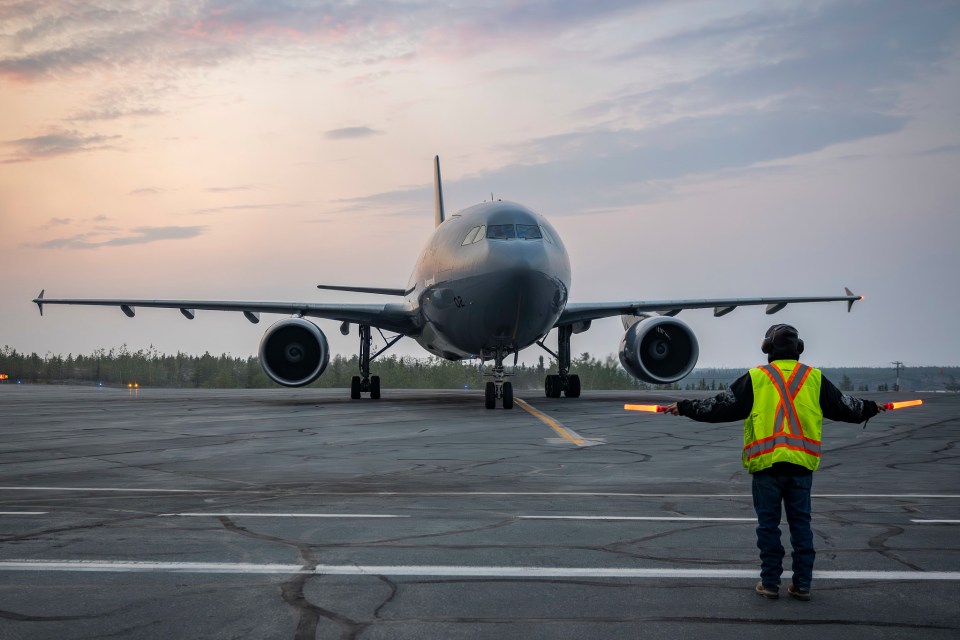 A CC-150 Polaris aircraft arrives at the Yellowknife airport carrying Canadian Armed Forces soldiers from 2e Battalion, Royal 22e Régiment on August 14, 2023. Photo: Master Corporal Alana Morin, Joint Task Force North, Canadian Armed Forces