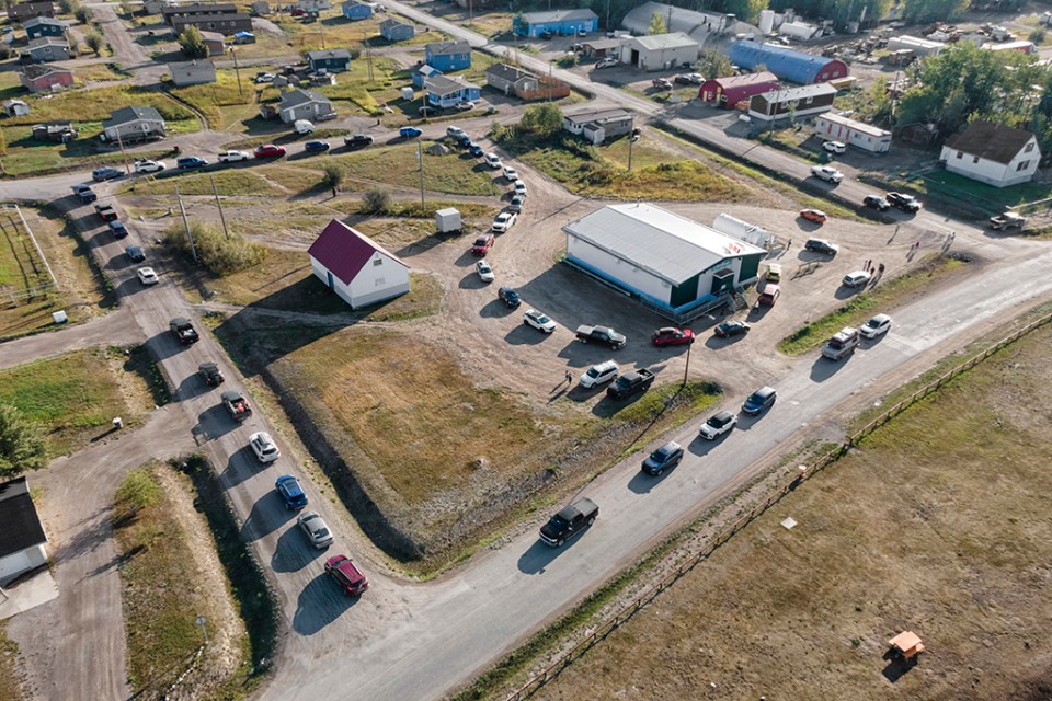 A line for fuel at Fort Providence's Northern Store gas station on August 17, 2023. Photo: Thorsten Gohl
