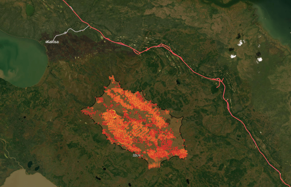 A map shows fire burn area and satellite hot-spots near Kakisa and Highway 1 as of Sunday morning.