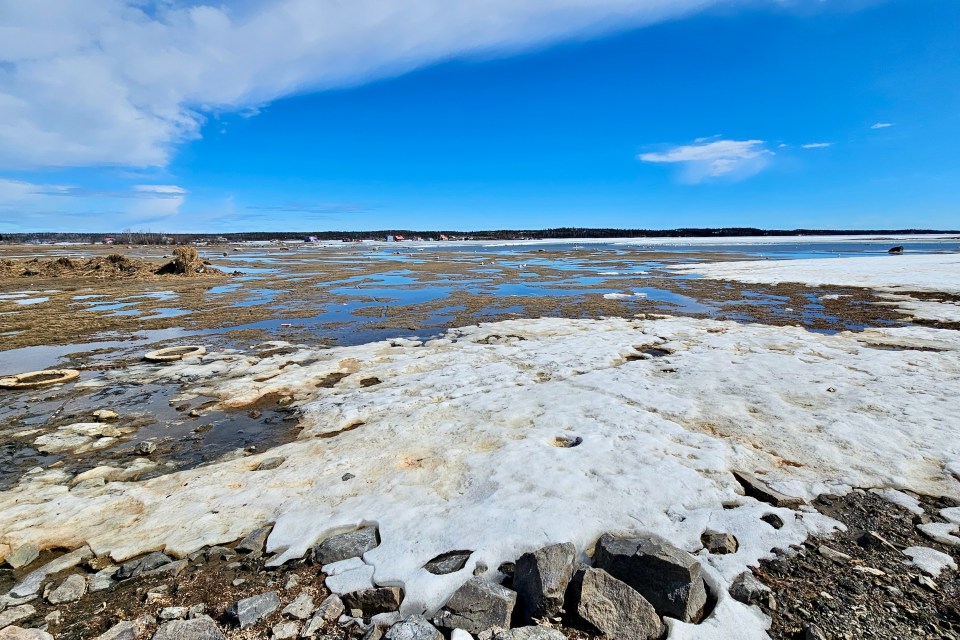 Low water on Yellowknife Bay in early May 2024. Ollie Williams/Cabin Radio