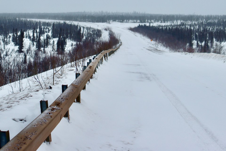A snow-covered stretch of the Dempster Highway. Simona Rosenfield/Cabin Radio
