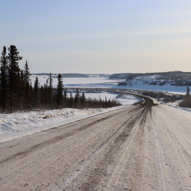 The Dempster Highway in April 2024. Simona Rosenfield/Cabin Radio