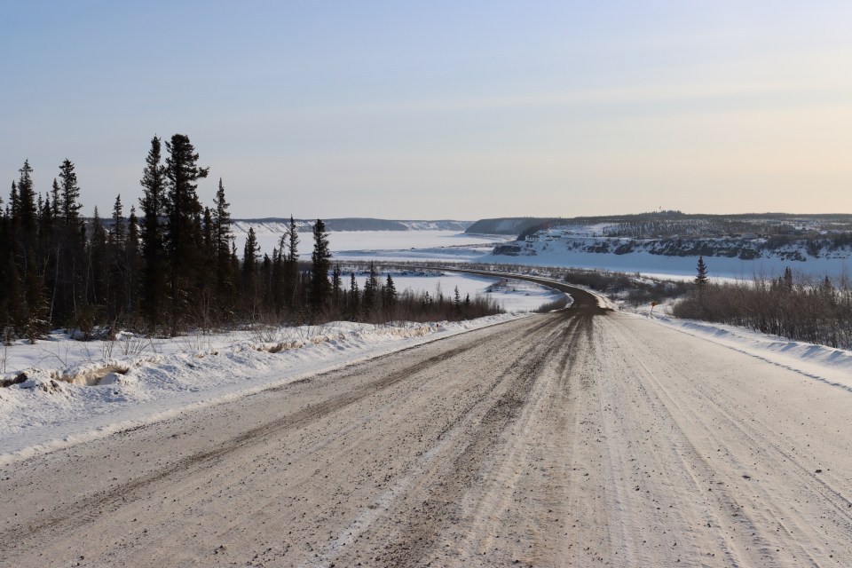 The Dempster Highway in April 2024. Simona Rosenfield/Cabin Radio