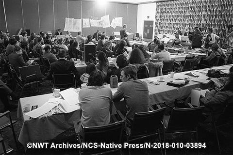 Mackenzie Valley Pipeline Inquiry hearing at the Explorer Hotel in Yellowknife in November 1976. Tessa Macintosh/NWT Archives