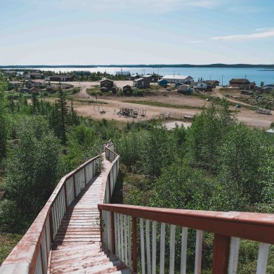 The community of Wekweètì is seen in July 2024. Sarah Pruys/Cabin Radio