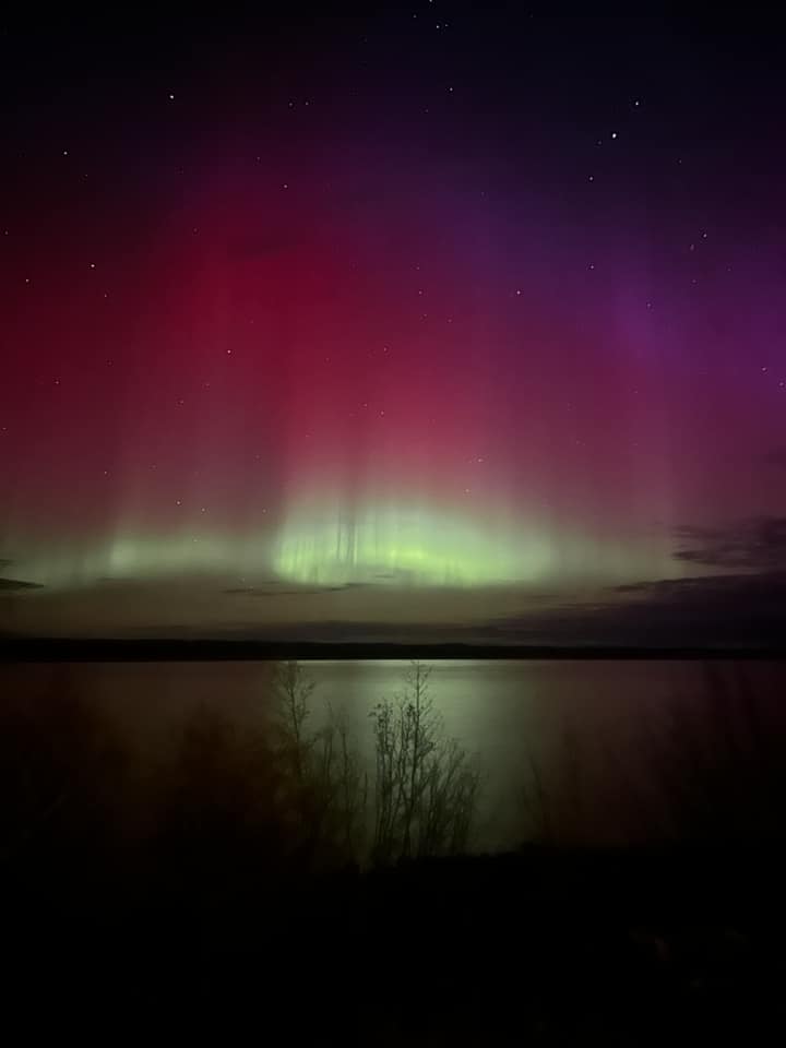 The aurora over Thaıdene Nëné. Photo: Kyle Van Delft