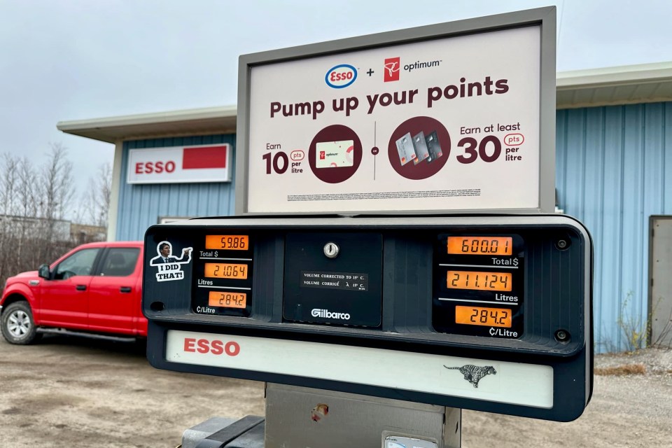 The cost of gas at a Norman Wells pump in October 2024. Andrew Goodwin/Cabin Radio