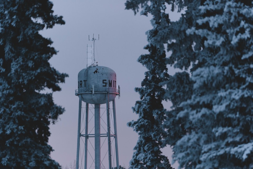 Fort Smith's water tower in winter. Sarah Pruys/Cabin Radio