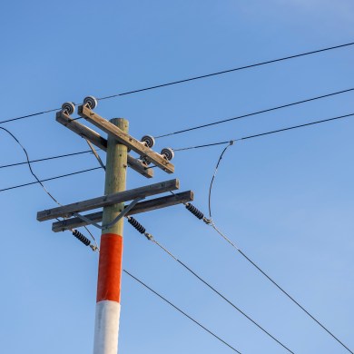 A power pole in Yellowknife. Ollie Williams/Cabin Radio