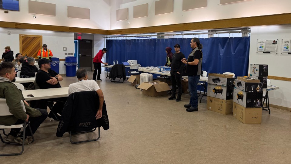 Łı́ı́dlı̨ı̨ Kų́ę́ First Nation Chief Kele Antoine speaks at a launch event for the Dehcho Wood Stove Program in Fort Simpson. Photo: Submitted