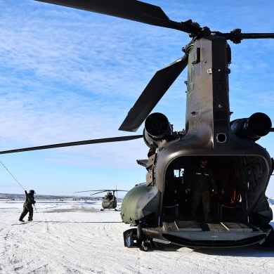 A Chinook helicopter in Inuvik for Operation Nanook-Nunalivut in March 2025. Emily Blake/Cabin Radio