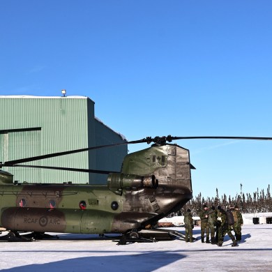 A Chinook helicopter in Inuvik for Operation Nanook-Nunalivut in 2025. Emily Blake/Cabin Radio