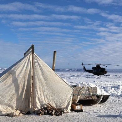 A military operation outside Tuktoyaktuk in early 2025. Emily Blake/Cabin Radio