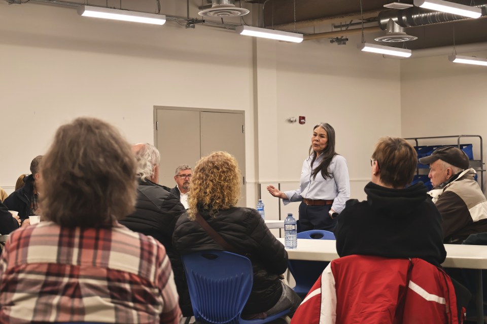 Conservative candidate Kimberly Fairman speaks at a meet-and-greet in Hay River. Claire McFarlane/Cabin Radio