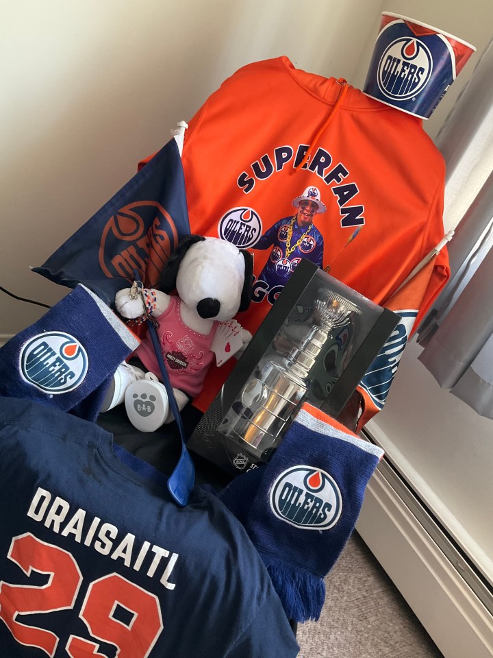 "My daughter’s a huge Oilers fan and she’s out at the mines so, on her behalf, go Oilers!" Carmen writes. Photo: Submitted