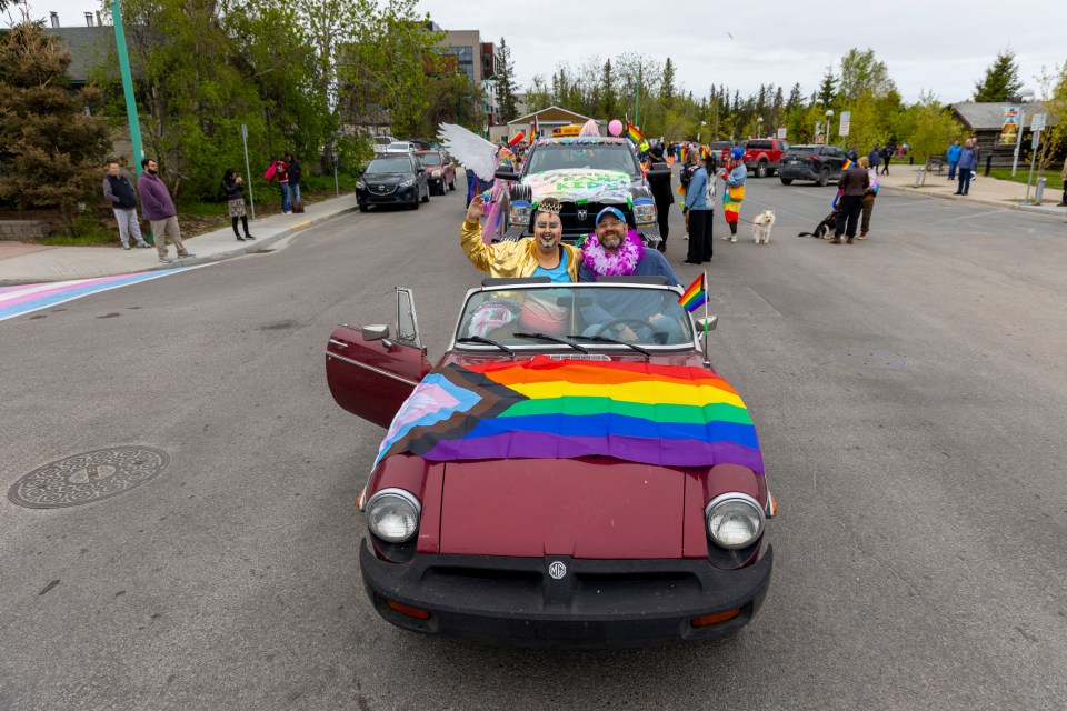Thunder Normz, left, and Martin Guadagno in a 1976 MGB. Ollie Williams/Cabin Radio