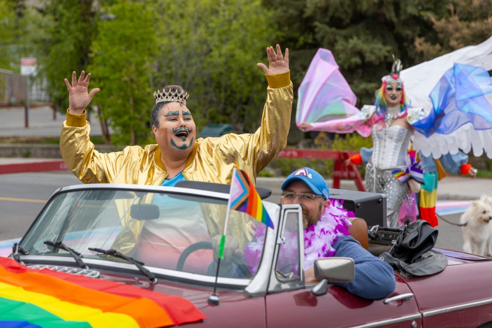 Thunder Normz, left, and Martin Guadagno in a 1976 MGB. Ollie Williams/Cabin Radio
