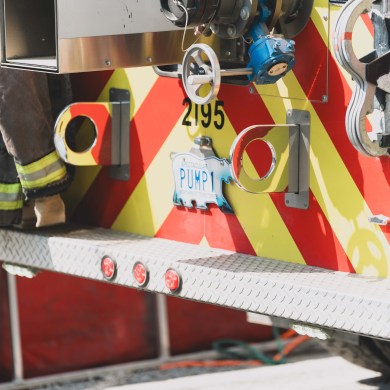 A licence plate reads "PUMP 1" on a fire truck in Yellowknife. Sarah Pruys/Cabin Radio
