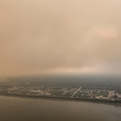 Wildfire smoke over Fort Providence in late August 2025. Photo: Thorsten Gohl
