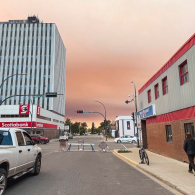 Wildfire smoke over Yellowknife on August 27, 2025. Ollie Williams/Cabin Radio