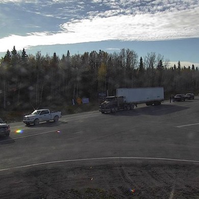 A Drive NWT webcam view of traffic awaiting the reopening of Highway 3 on September 24, 2025.