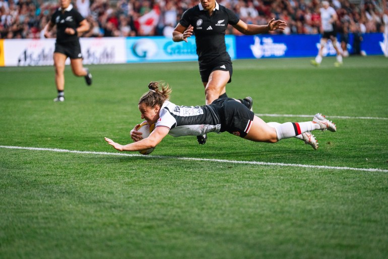 Canada’a Justine Pelletier scores a try in the Women's Rugby World Cup 2025 semi-final between Canada and New Zealand. Jordan Leigh/Rugby Canada