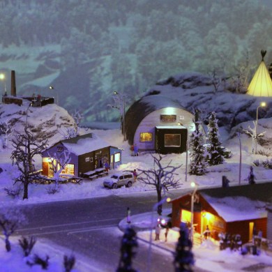 A miniature version of Yellowknife's Bullocks Bistro, Weaver and Devore Trading and Gallery of the Midnight Sun at the Little North exhibit, part of Little Canada, located in downtown Toronto. Claire McFarlane/Cabin Radio