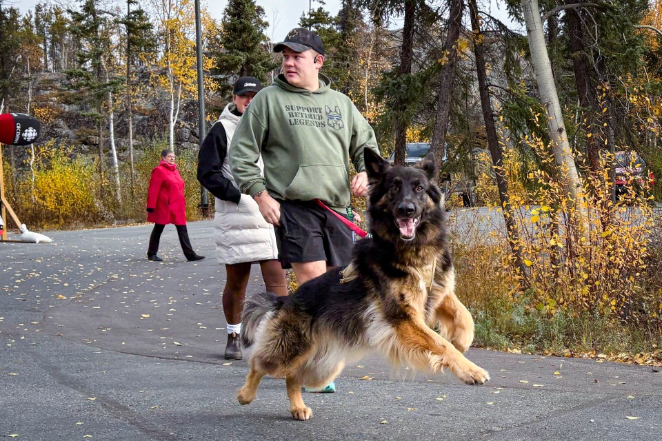 An enthusiastic Heroes Run entrant. Jasmine Nasogaluak/Cabin Radio