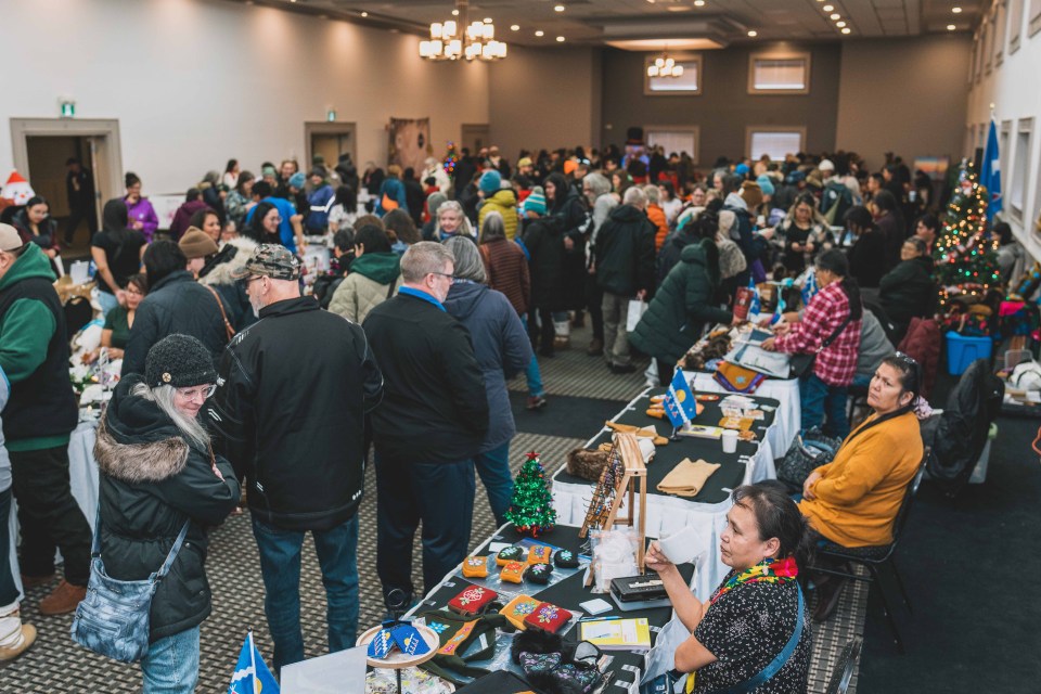 Thousands of visitors attended the 2024 Tłı̨chǫ Arts Holiday Sale and Showcase. Sarah Pruys/Tłı̨chǫ Government