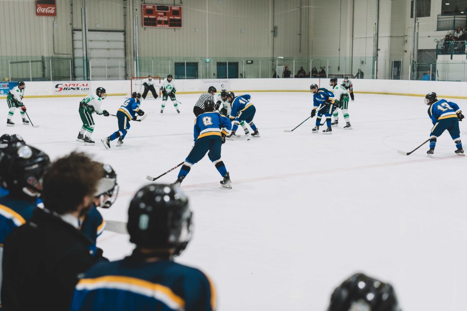 A puck drop at the blue line. Sarah Pruys/Cabin Radio