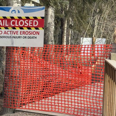 A viewing platform along the Hay River is blocked off in November 2025. Photo: Scott Clouthier