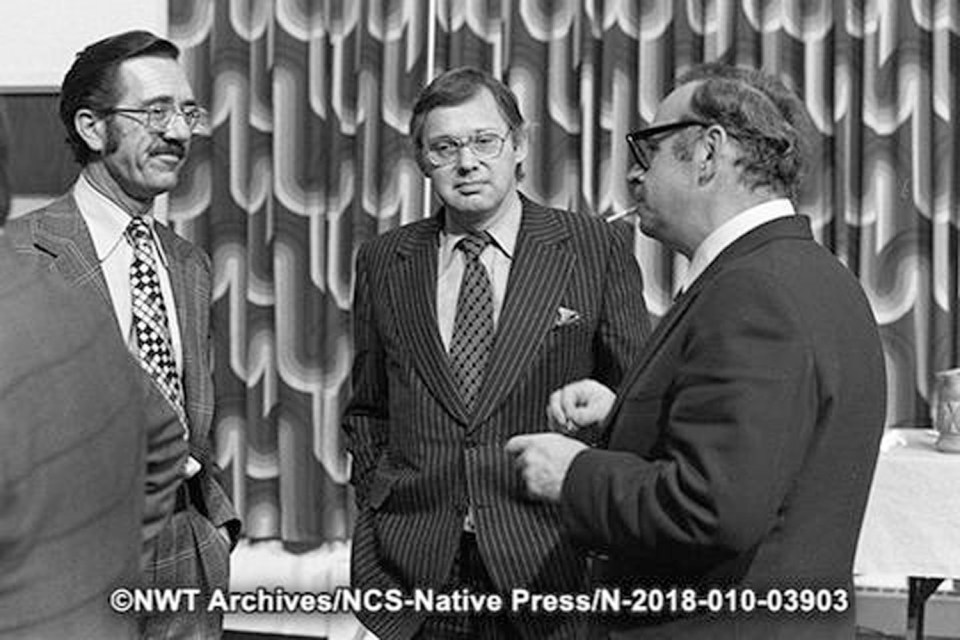 Reg Gibbs, Justice Berger and Pierre Genest at the Mackenzie Valley Pipeline Inquiry hearing at the Explorer Hotel in Yellowknife. Tessa Macintosh/NWT Archives/Native Communications Society fonds - Native Press photograph collection/N-2018-010: 03903