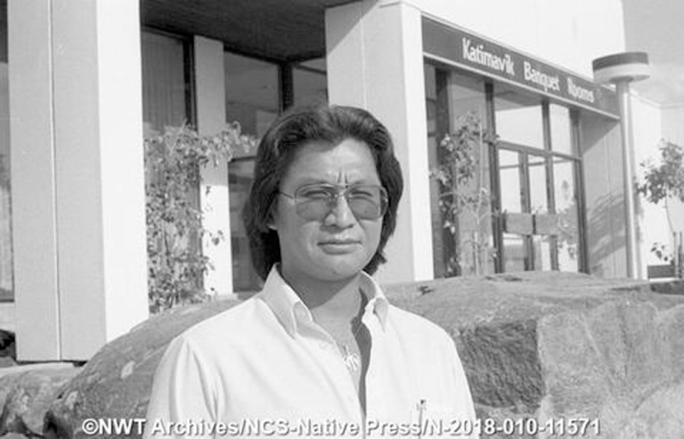 Steven Kakfwi outside the Explorer Hotel in Yellowknife. Kakfwi was a candidate in the 1983 Dene Nation elections. Catherine MacQuarrie/NWT Archives/Native Communications Society fonds - Native Press photograph collection/N-2018-010: 11571