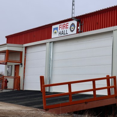 Norman Wells' fire hall. Aastha Sethi/Cabin Radio