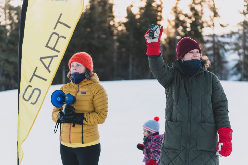 Volunteers cheer on skiers and snowshoers at the start line on 2025. Sarah Pruys/The Frostbite